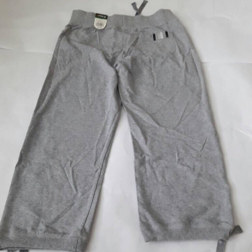 Girls trim Capri sweatpants